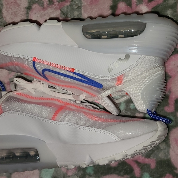 Nike Sneakers - Picture 15 of 16